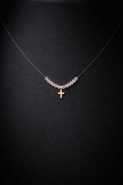 Colier delicat cu mărgele roz și charm cruce aurie