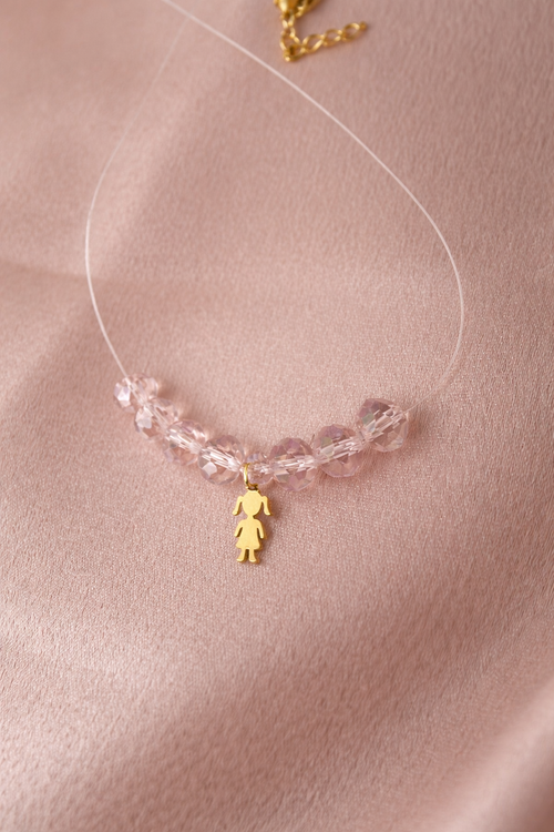 Colier fin cu fetiță și mărgele delicate