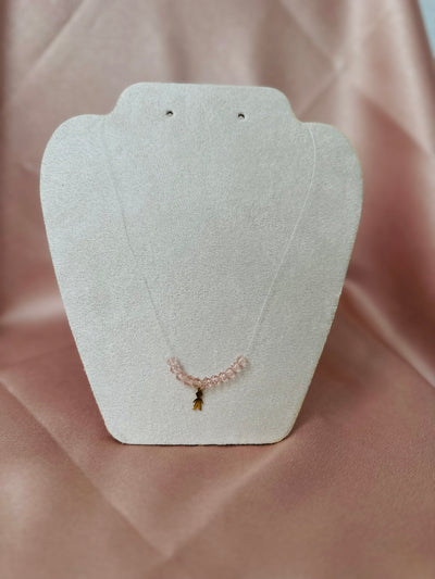 Colier elegant cu băiețel și mărgele delicate